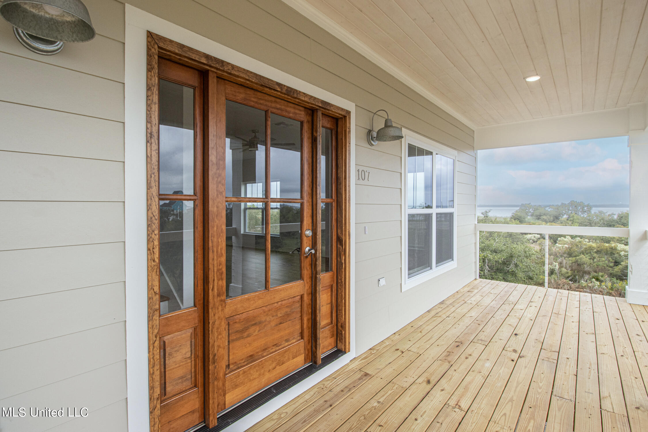 107 Pine Tree Road Bay St. Louis, MS 39520 - Photo 9 of 41 Front Porch