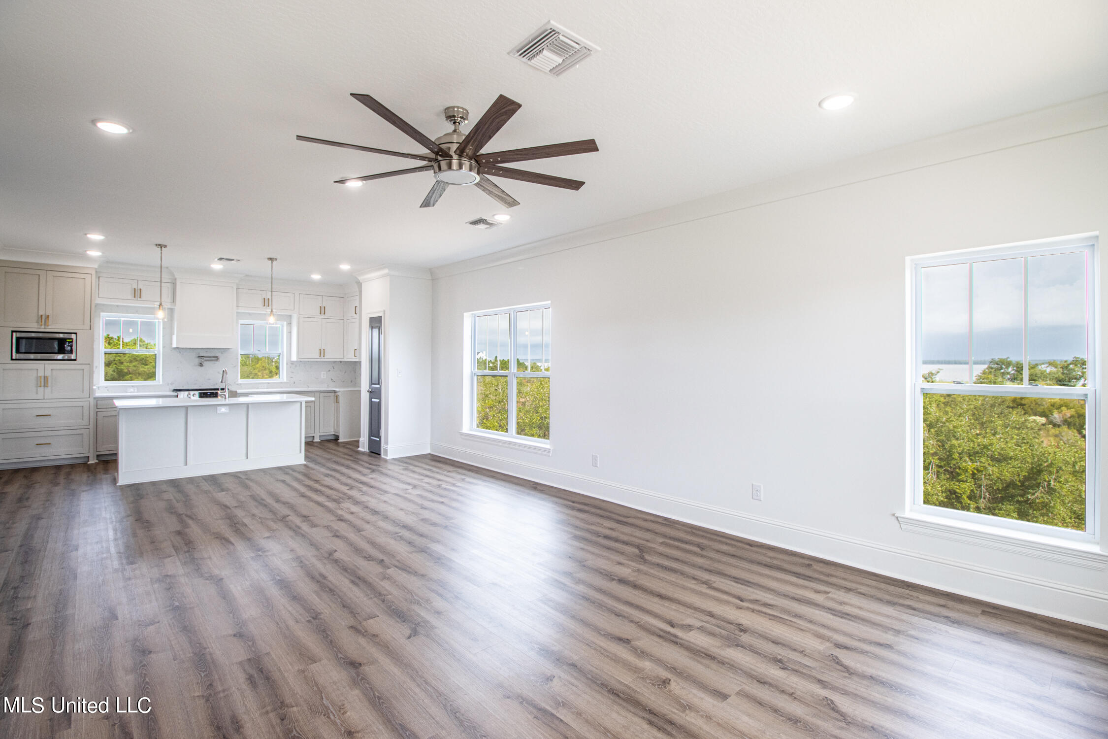107 Pine Tree Road Bay St. Louis, MS 39520 - Photo 10 of 41 Living room 1