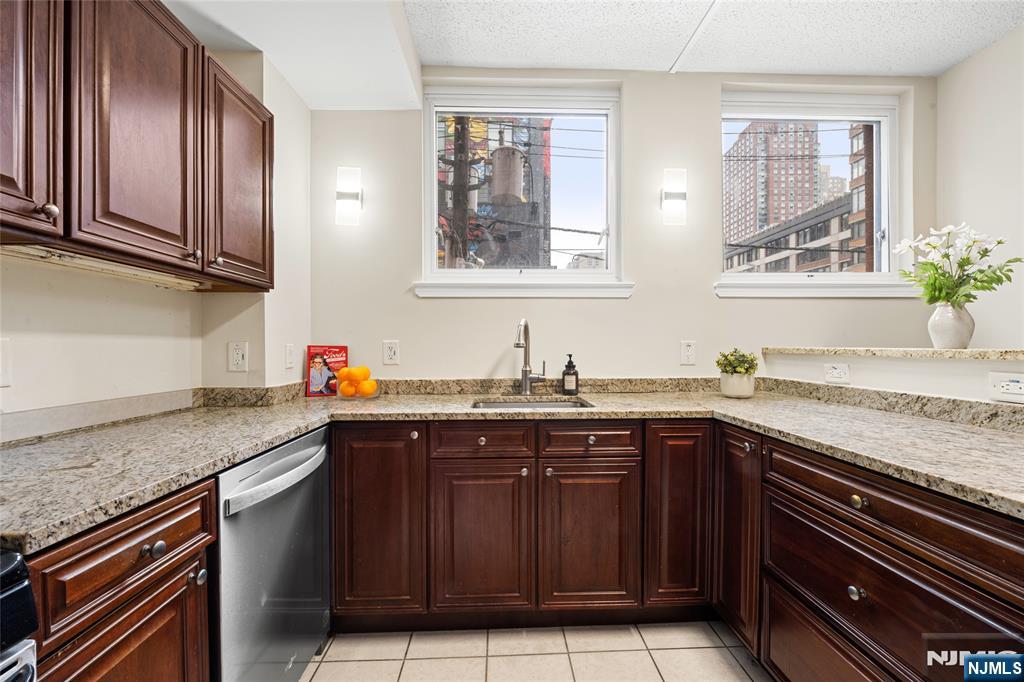 143 Morgan Street, Unit 1A Jersey City, NJ 07302 - Photo 15 of 30