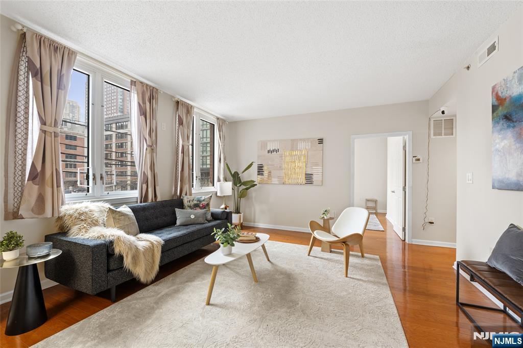 143 Morgan Street, Unit 1A Jersey City, NJ 07302 - Photo 2 of 30