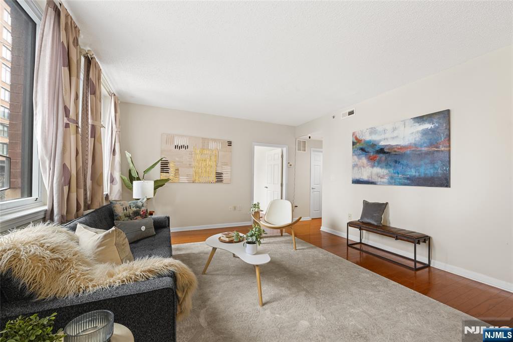 143 Morgan Street, Unit 1A Jersey City, NJ 07302 - Photo 4 of 30