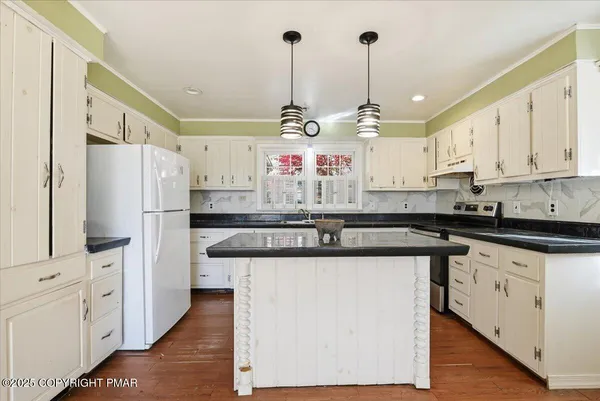 $279,000 | 137 Berwick Heights Road, East Stroudsburg, PA 18301