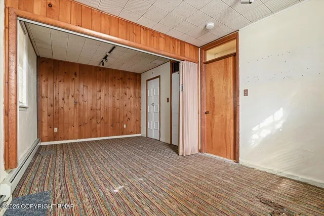 $300,000 | 137 Berwick Heights Road, East Stroudsburg, PA 18301