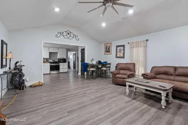 $219,900 | 1909 East Tate Road, Coldwater, MS 38618