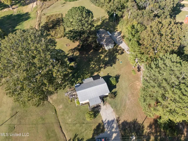 $219,900 | 1909 East Tate Road, Coldwater, MS 38618