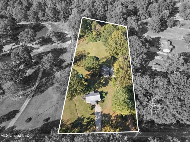 $219,900 | 1909 East Tate Road, Coldwater, MS 38618