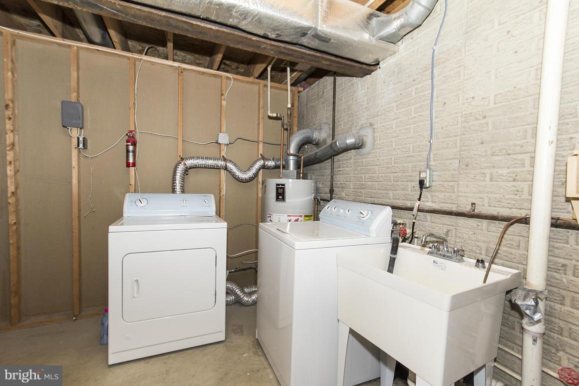 947 Cromwell Bridge Road Towson, MD 21286 - Photo 14 of 23 Laundry