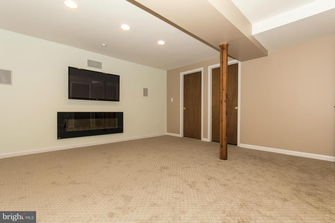 947 Cromwell Bridge Road Towson, MD 21286 - Photo 15 of 23 Recreation Room