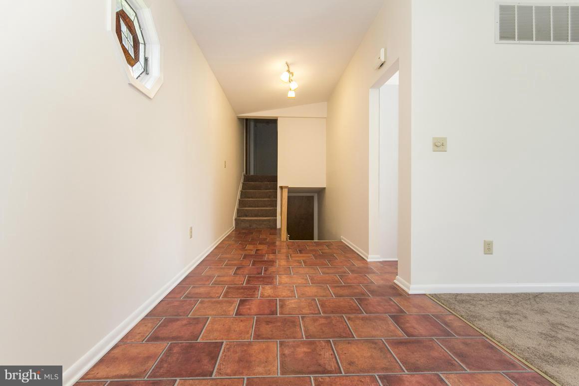 947 Cromwell Bridge Road Towson, MD 21286 - Photo 3 of 23 Hallway
