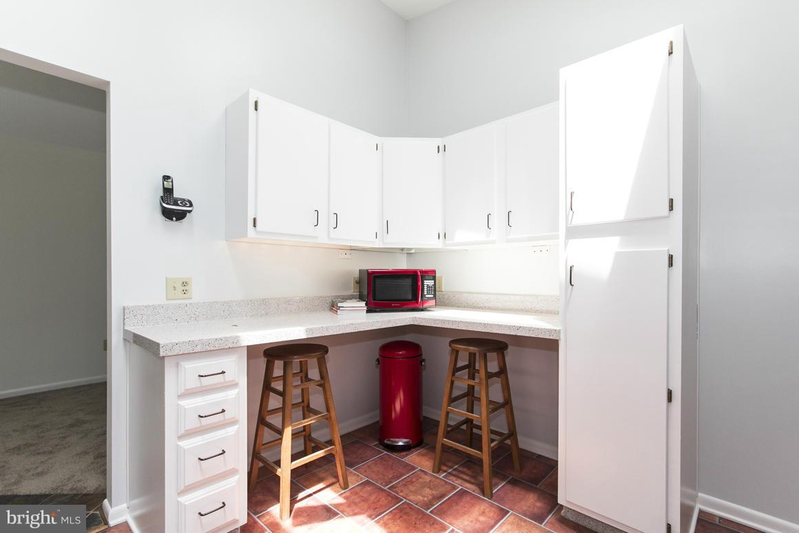 947 Cromwell Bridge Road Towson, MD 21286 - Photo 8 of 23 Kitchen
