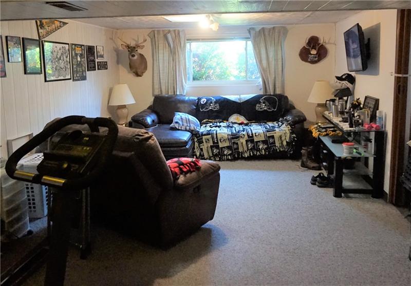 1844 Devonshire Road Coraopolis, PA 15108 - Photo 18 of 25 Family room - lower level