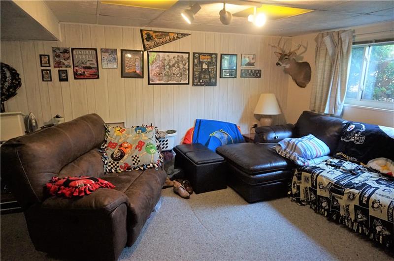 1844 Devonshire Road Coraopolis, PA 15108 - Photo 19 of 25 Family room - lower level
