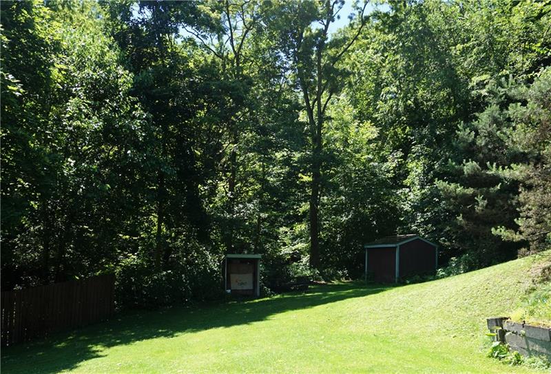 1844 Devonshire Road Coraopolis, PA 15108 - Photo 23 of 25 Shed #1 - small