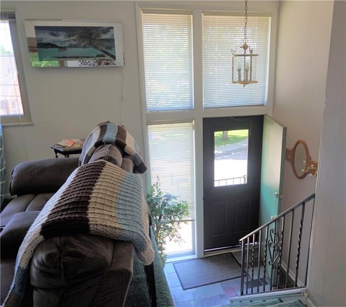 1844 Devonshire Road Coraopolis, PA 15108 - Photo 6 of 25 Entryway