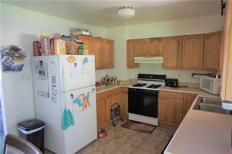 1844 Devonshire Road Coraopolis, PA 15108 - Photo 7 of 25 Kitchen - main level