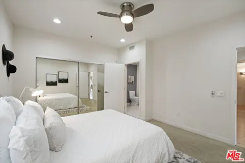 $699,000 | 5016 Bakman Avenue, Unit 202, North Hollywood, CA 91601