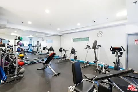 $699,000 | 5016 Bakman Avenue, Unit 202, North Hollywood, CA 91601