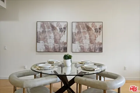 $699,000 | 5016 Bakman Avenue, Unit 202, North Hollywood, CA 91601
