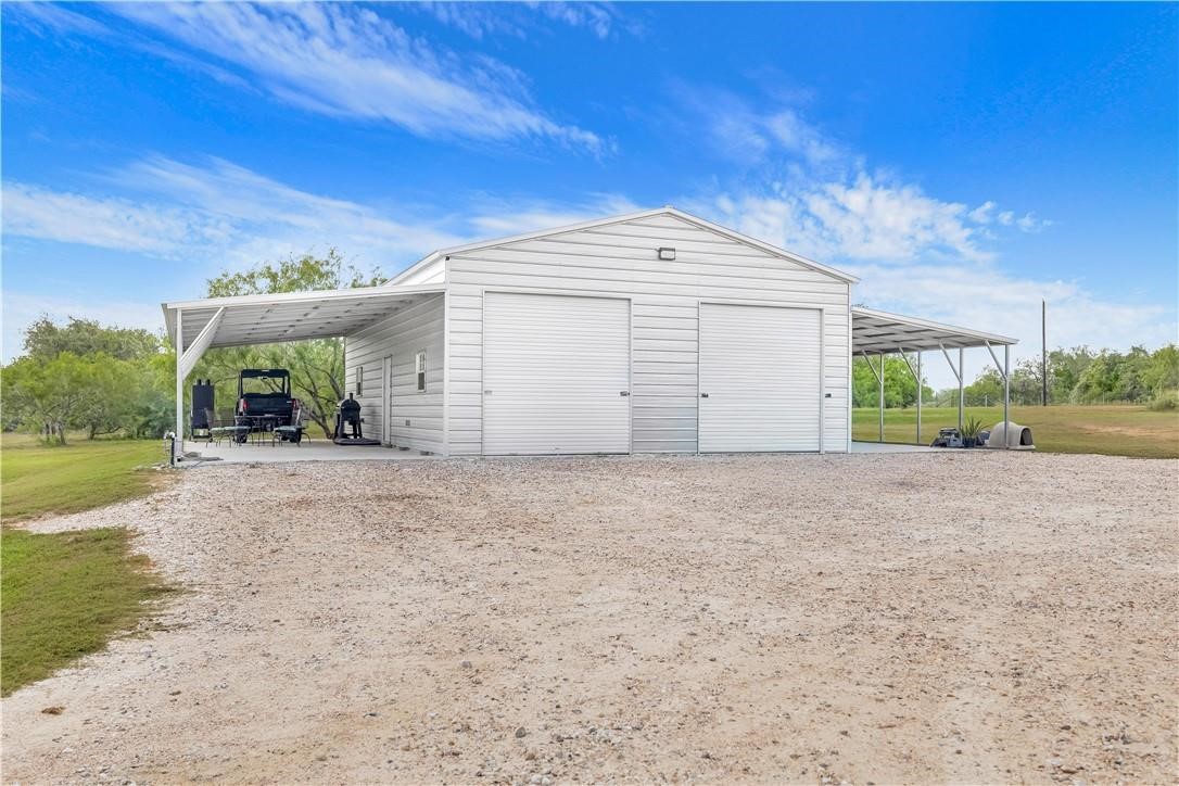 1455 Rainbow Road Cuero, TX 77954 - Photo 6 of 34