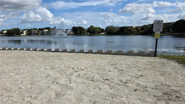 $2,750 | 9375 Fontainebleau Boulevard, Unit L420, Miami, FL 33172