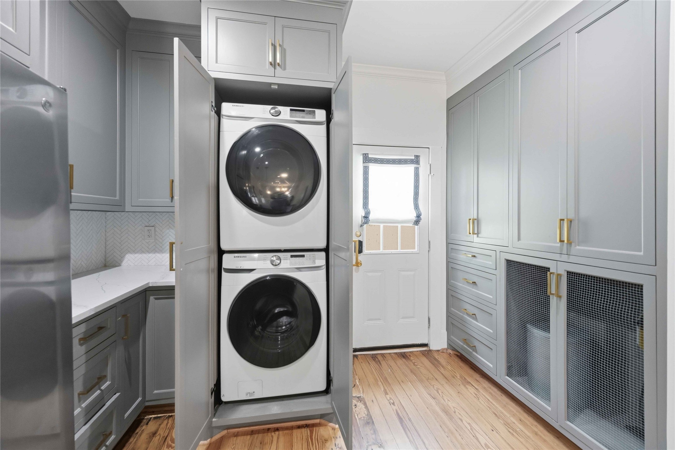 208 Archer Street Houston, TX 77009 - Photo 15 of 26 Also, a stackable washer and dryer.