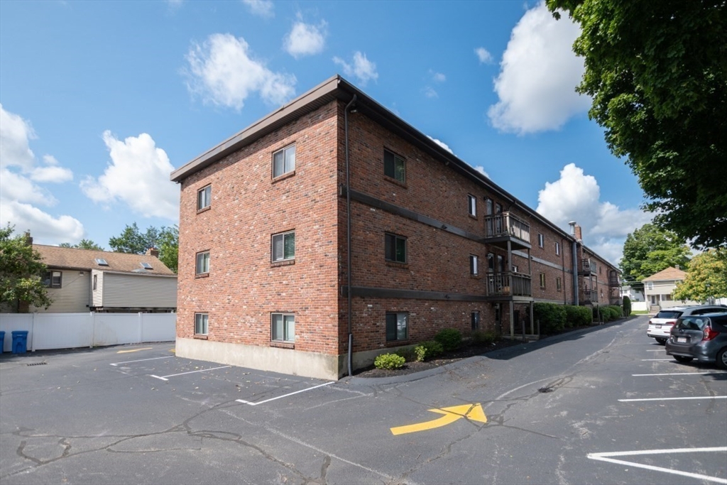 146 Willow Street, Unit 4 Waltham, MA 02453 - Photo 12 of 13