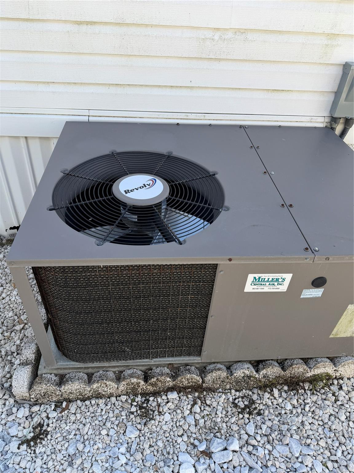 6444 Southeast 56th Street Okeechobee, FL 34974 - Photo 13 of 13 a close view of a sink