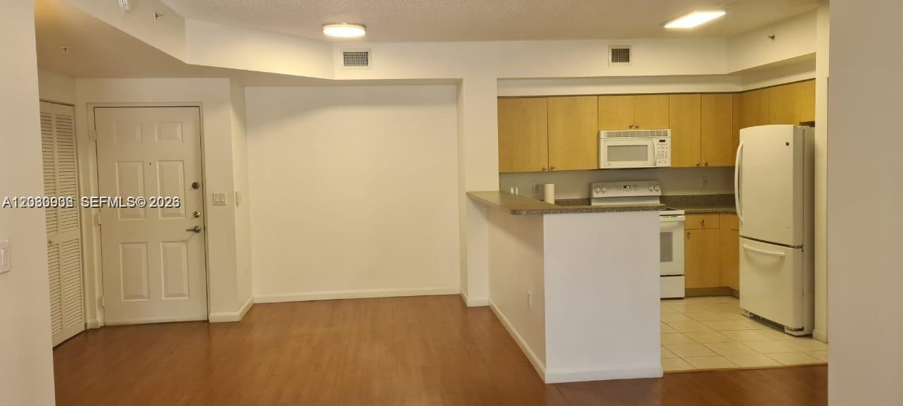 8020 North Nob Hill Road, Unit 205 Tamarac, FL 33321 - Photo 6 of 19