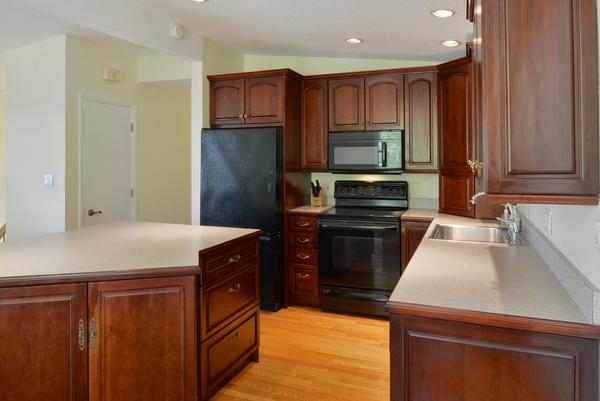 19 Cleveland Road Peabody, MA 01960 - Photo 5 of 27 Gallery Image 5