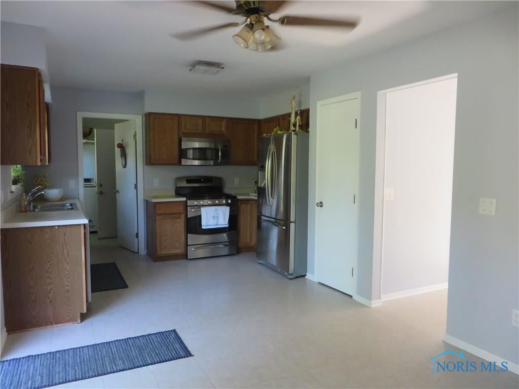 12847 Neapolis Waterville Road Whitehouse, OH 43571 - Photo 6 of 31 Gallery Image 6