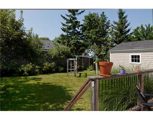 63 Colonial Road Portland, ME 04102 - Photo 15 of 16 Yard/Garden.