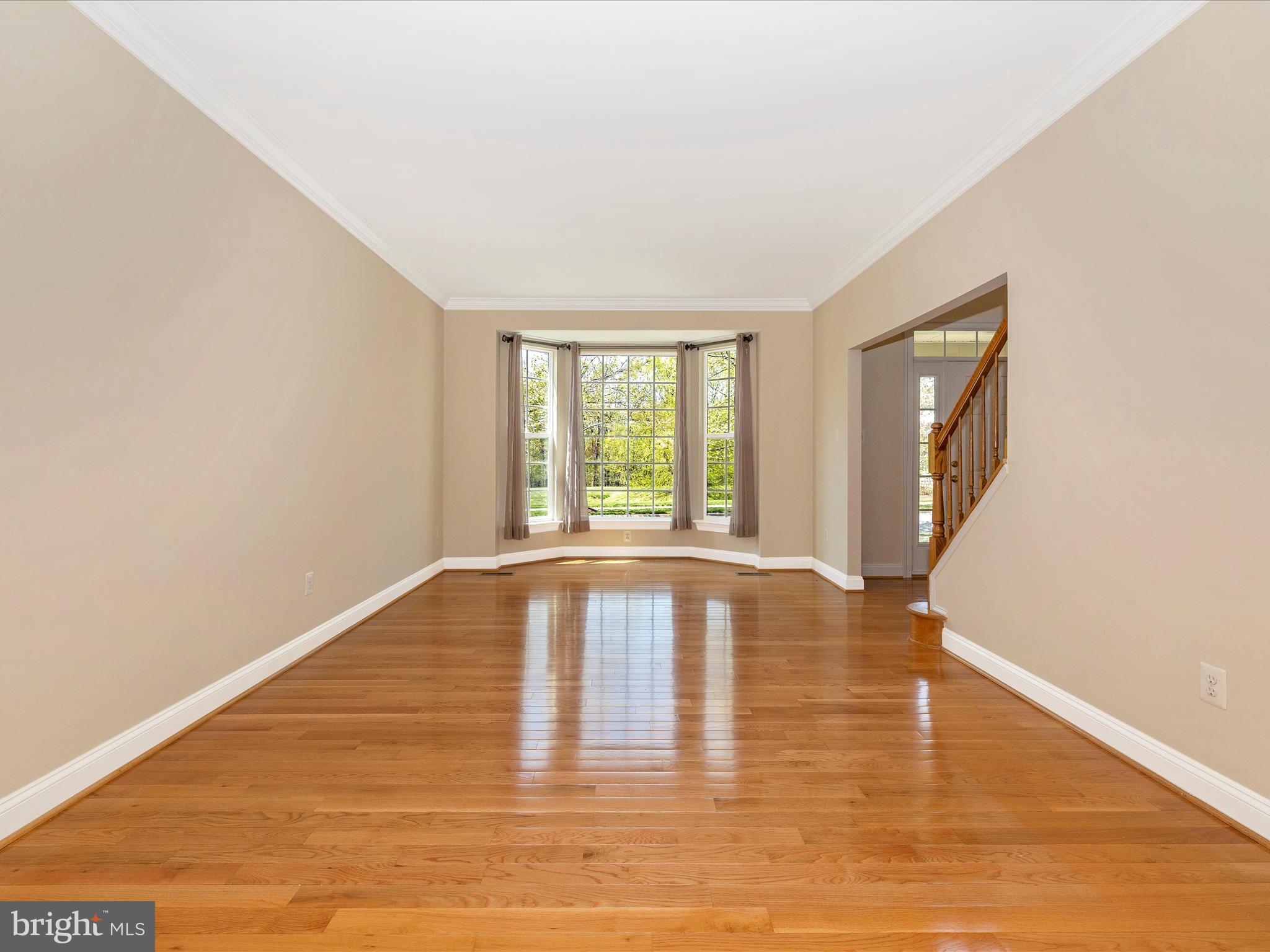 23133 Persimmon Ridge Road Clarksburg, MD 20871 - Photo 13 of 73 Floor to ceiling bay windows in living room.