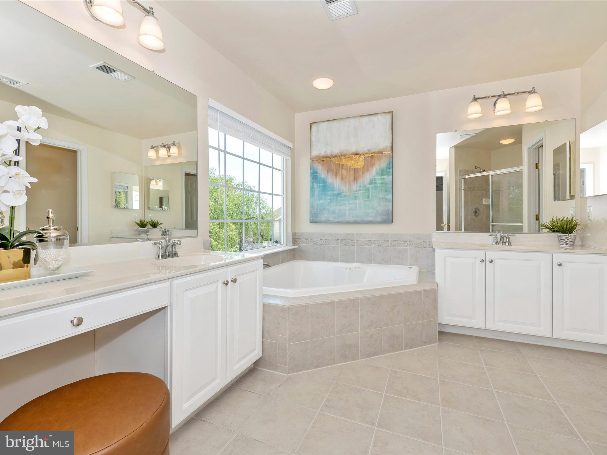23133 Persimmon Ridge Road Clarksburg, MD 20871 - Photo 39 of 73 Owner's 4 piece private bath.