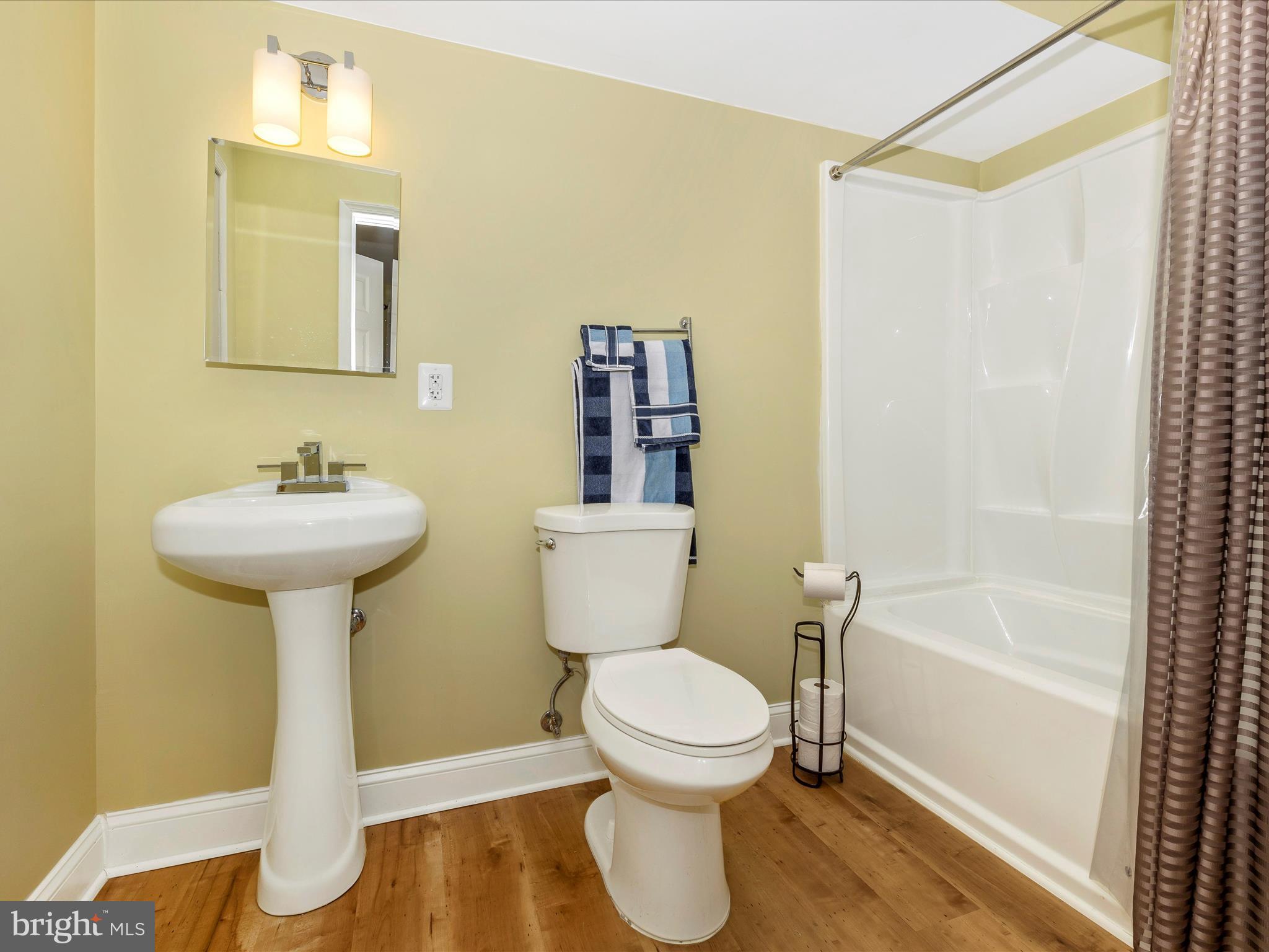 23133 Persimmon Ridge Road Clarksburg, MD 20871 - Photo 55 of 73 Full bathroom lower level.