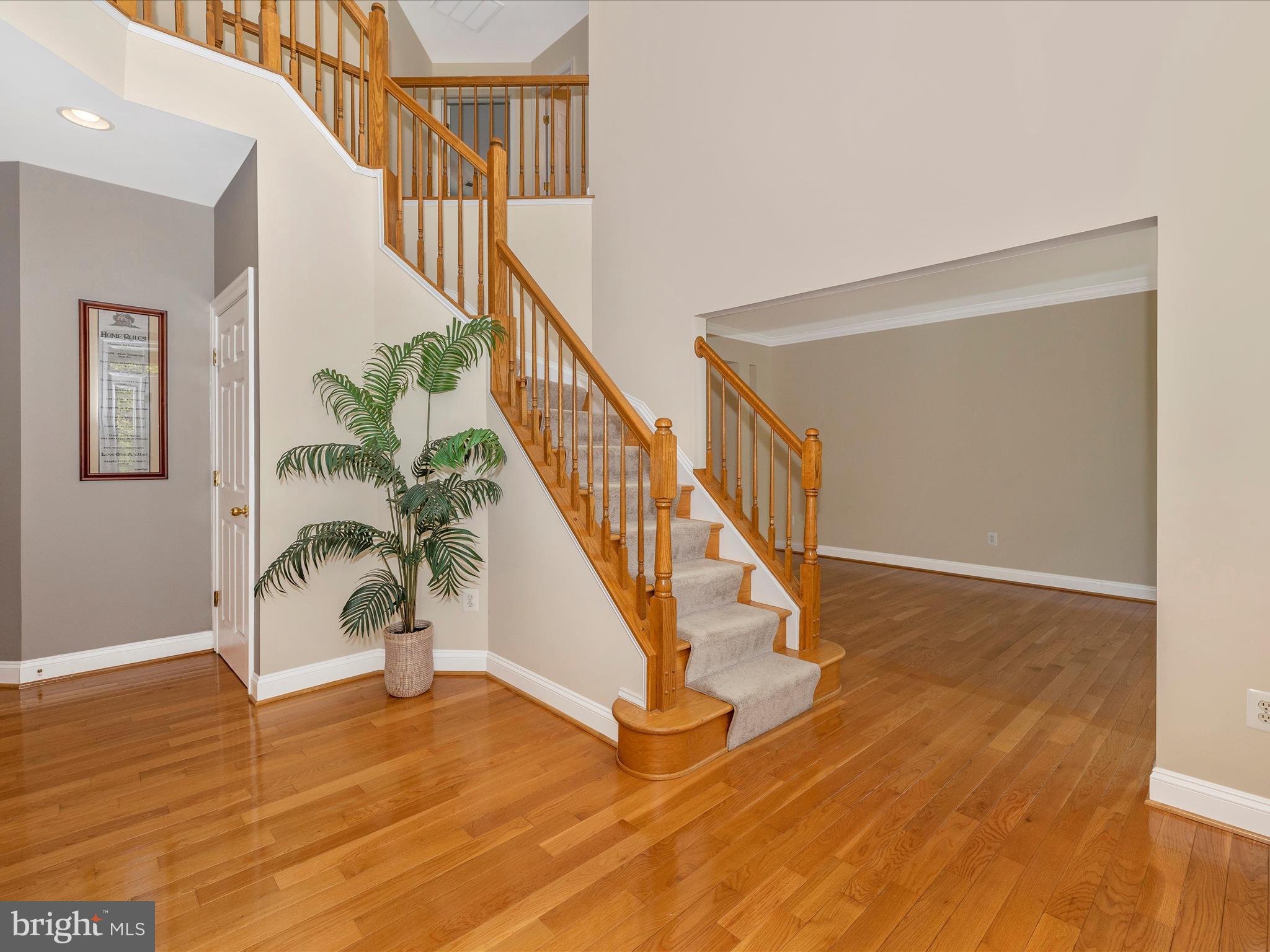 23133 Persimmon Ridge Road Clarksburg, MD 20871 - Photo 8 of 73 Entrance with hardwood floors.