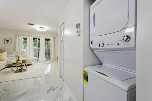 $2,500 | 368 Waterside Drive, Hypoluxo, FL 33462