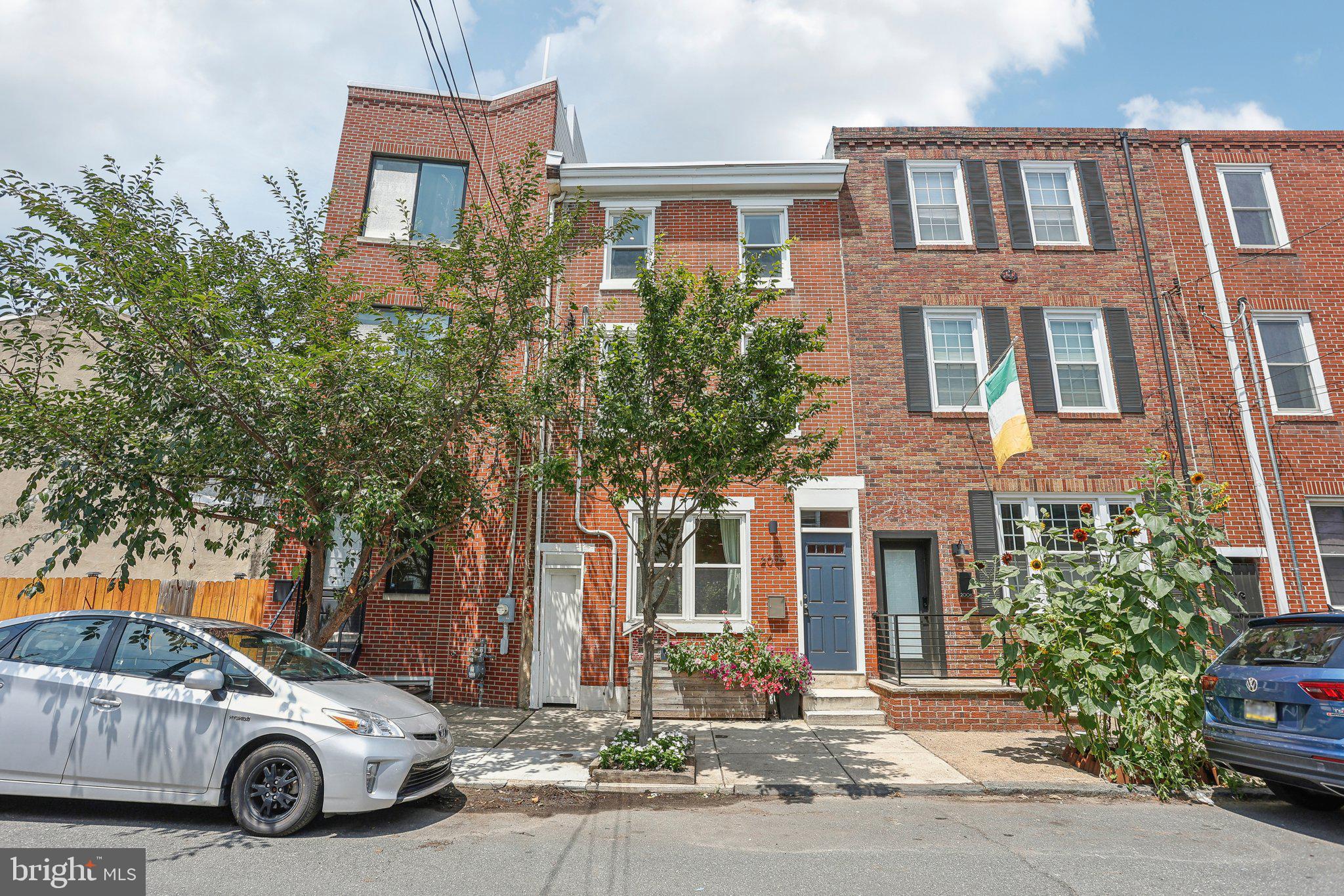 2004 Tulip Street Philadelphia, PA 19125 - Photo 2 of 34