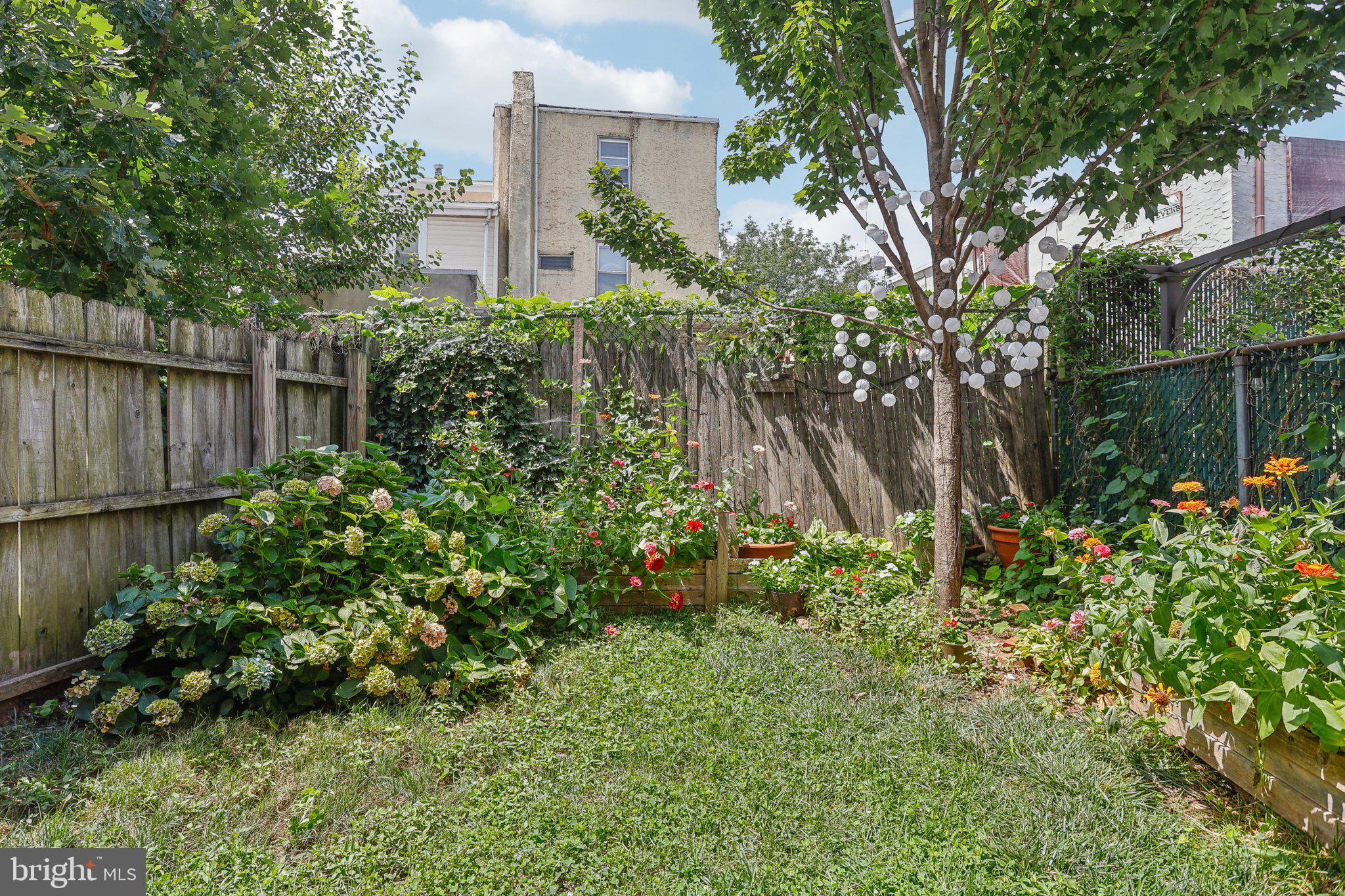 2004 Tulip Street Philadelphia, PA 19125 - Photo 31 of 34