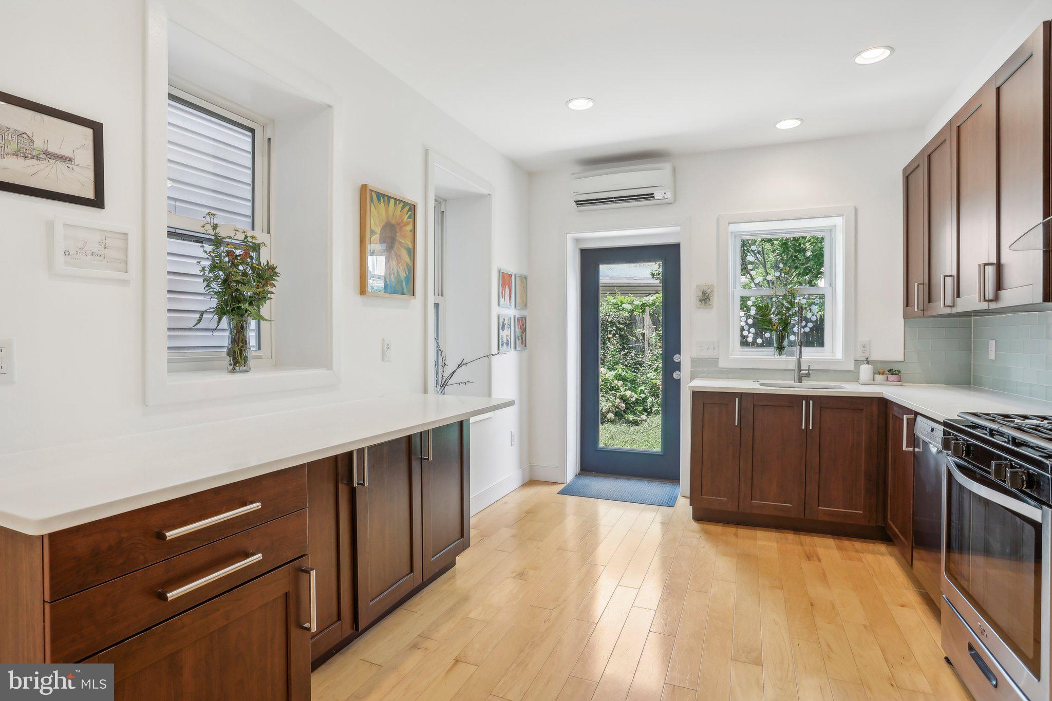 2004 Tulip Street Philadelphia, PA 19125 - Photo 8 of 34