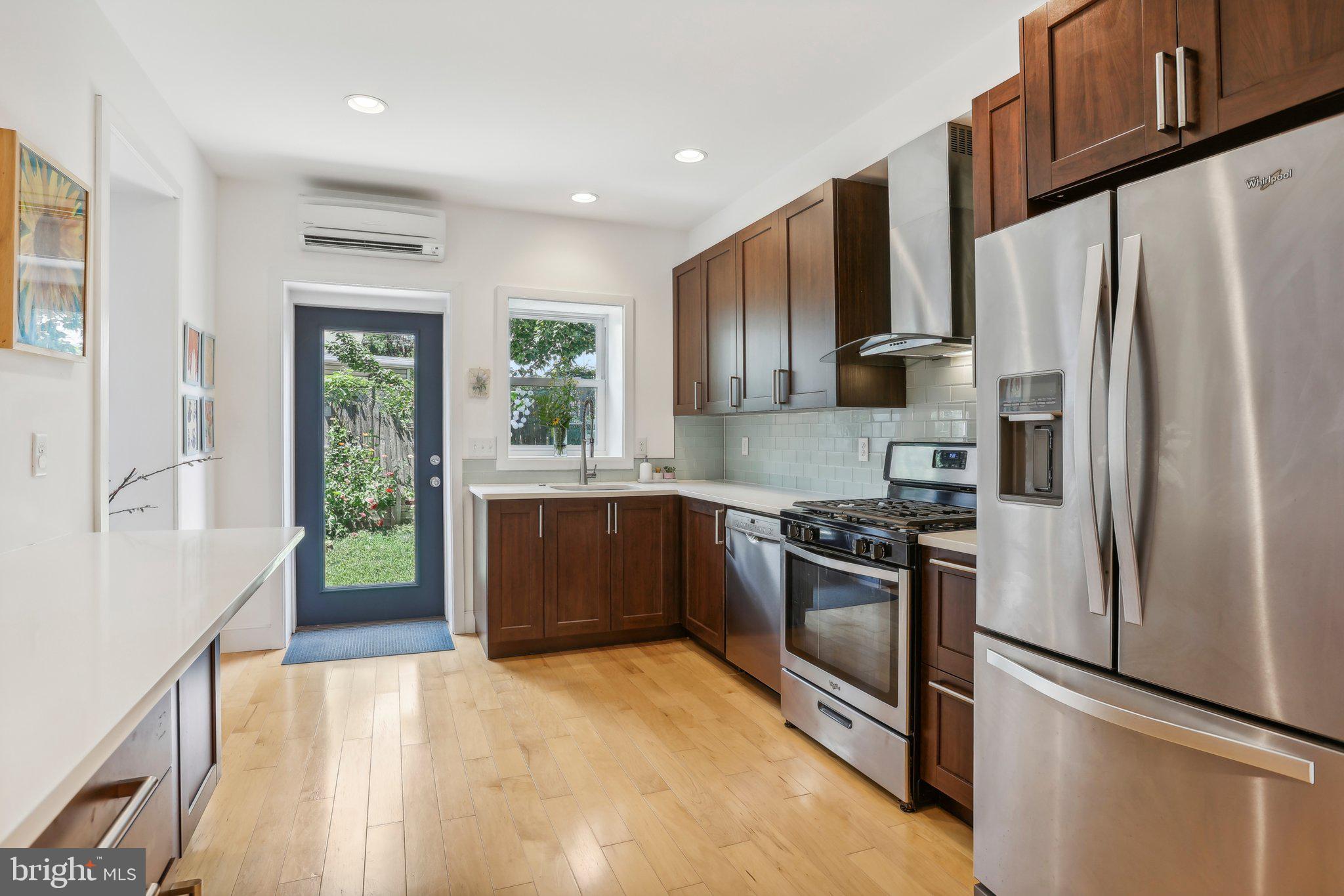 2004 Tulip Street Philadelphia, PA 19125 - Photo 9 of 34