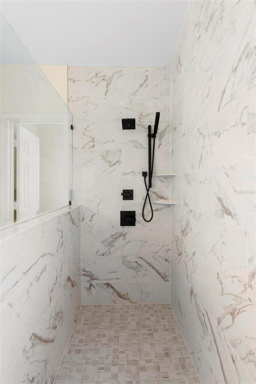 2535 Oneida Loop Kissimmee, FL 34747 - Photo 37 of 59 Step in Shower! Primary Bath