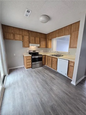 $185,000 | 900 Lanier Boulevard, Unit 6, Brunswick, GA 31520