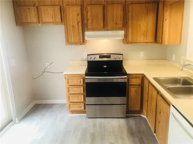 $185,000 | 900 Lanier Boulevard, Unit 6, Brunswick, GA 31520