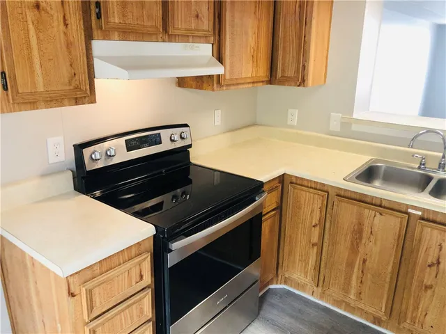 $185,000 | 900 Lanier Boulevard, Unit 6, Brunswick, GA 31520