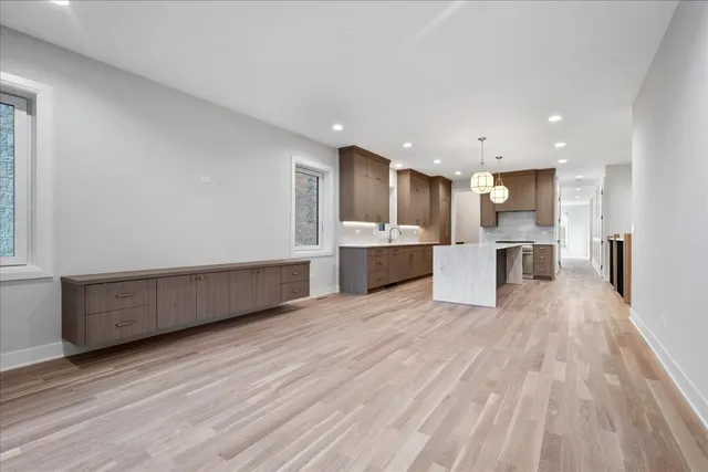 $1,175,000 | 2435 North Clybourn Avenue, Unit 1S, Chicago, IL 60614