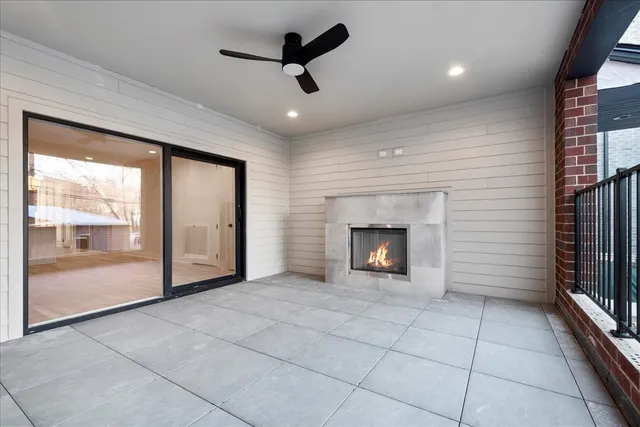 $1,175,000 | 2435 North Clybourn Avenue, Unit 1S, Chicago, IL 60614