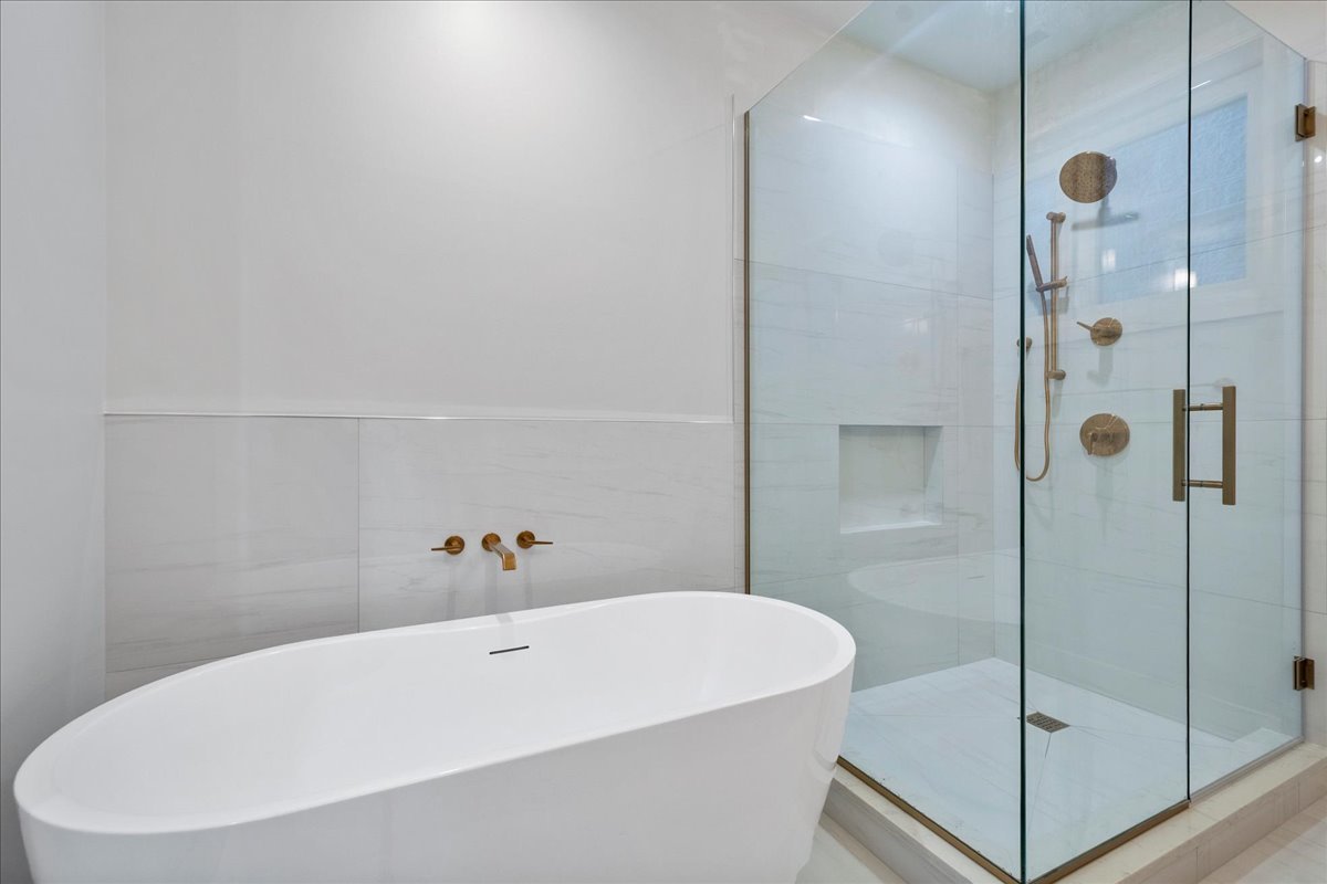 2435 North Clybourn Avenue, Unit 1S Chicago, IL 60614 - Photo 18 of 25