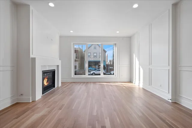 $1,175,000 | 2435 North Clybourn Avenue, Unit 1S, Chicago, IL 60614