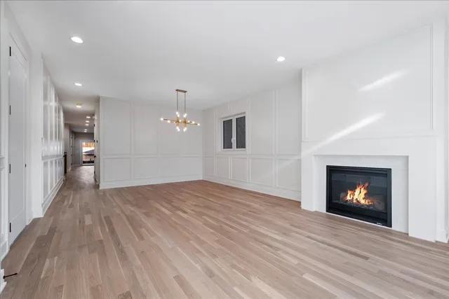 $1,175,000 | 2435 North Clybourn Avenue, Unit 1S, Chicago, IL 60614