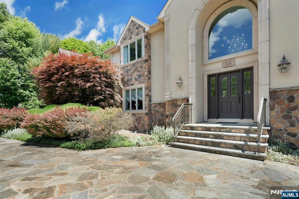 309 Skyridge Road Franklin Lakes, NJ 07417 - Photo 5 of 48